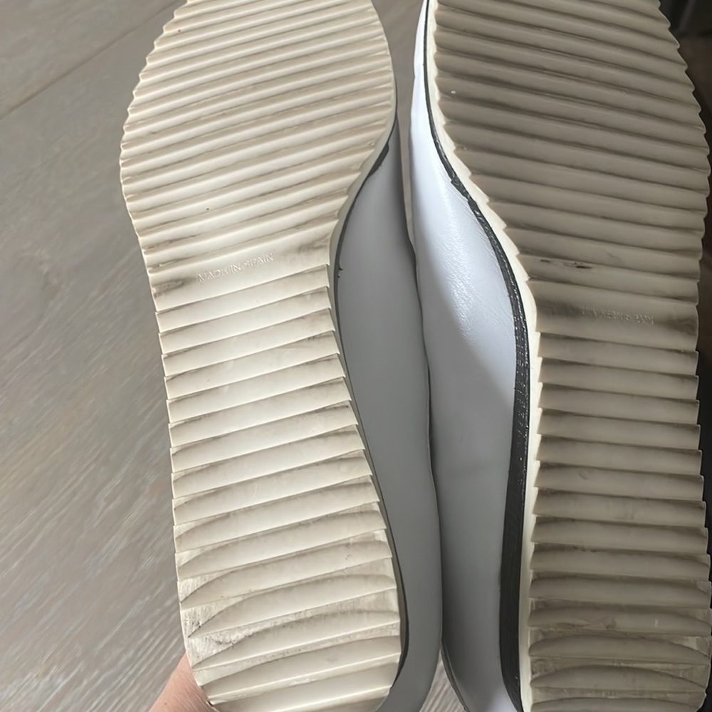 Stuart Weitzman Snickers, Size 9 - image 8